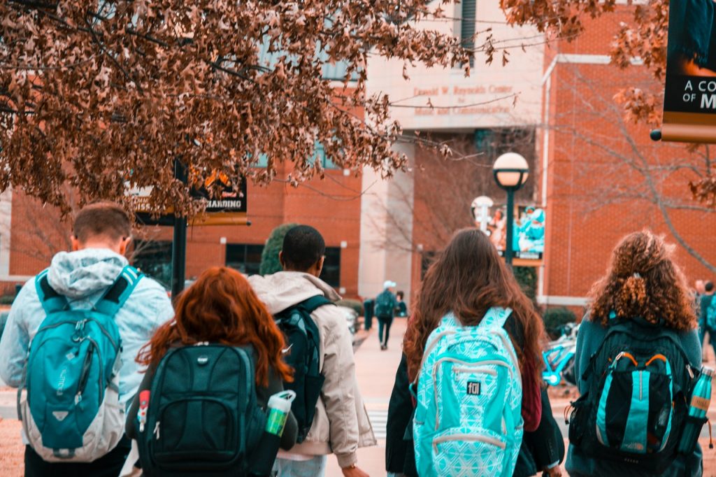 How to Decide Which Schools to Apply To How to Decide Which Schools to Apply To